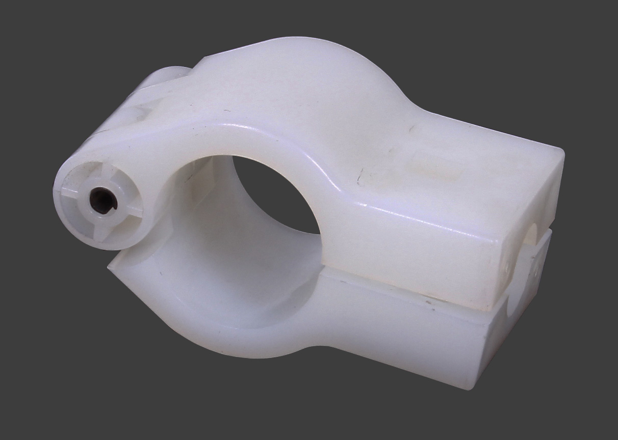 John Deere AH107066 Puzdro, plastový držiak